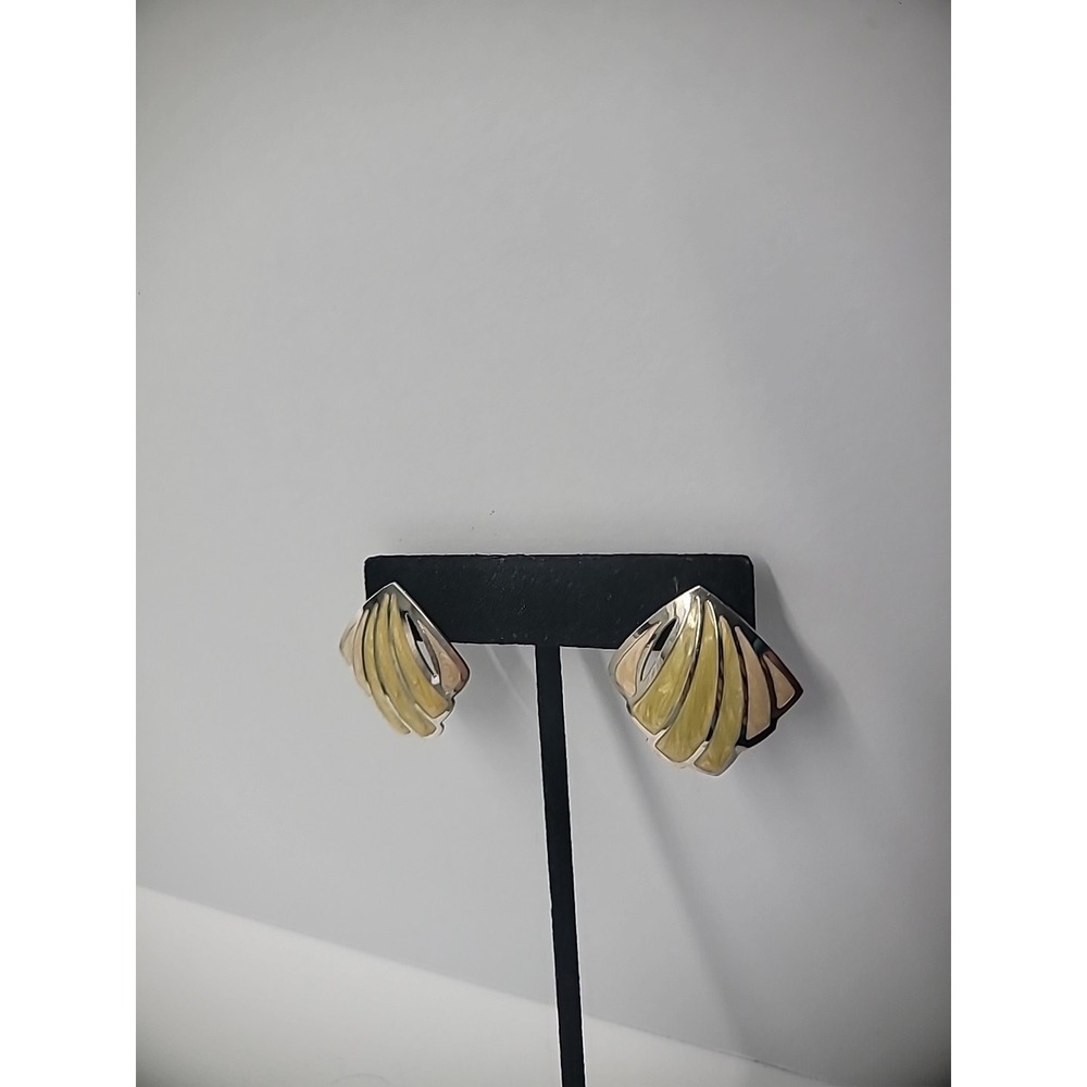 Vintage Earrings Pierced Stud Silver Tone Enamel‎ Tan Inlay Look Jewelry Costume